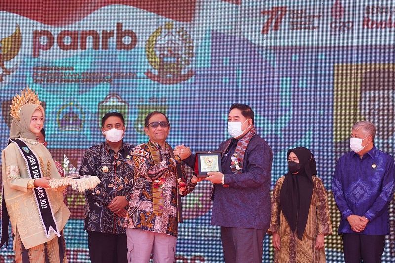 Resmikan MPP Empat Daerah di Sulsel, Mahfud MD: Ini Sebuah Kepastian Dalam Bentuk Pelayanan